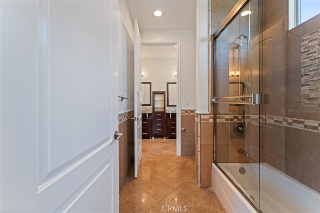 8808 Yates Street Property Photo 28