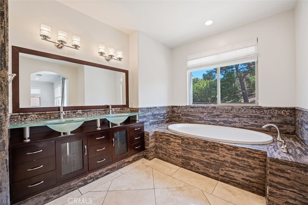 8808 Yates Street Property Photo 40