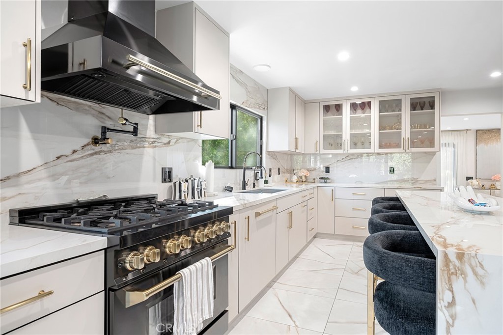 1408 Torres Property Photo 16