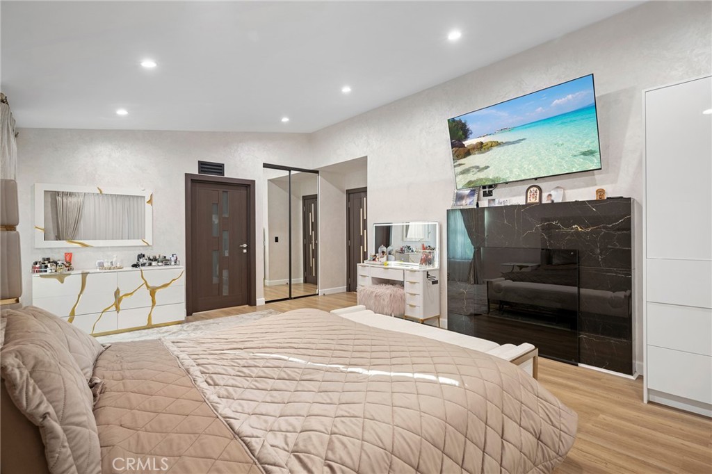 1408 Torres Property Photo 24