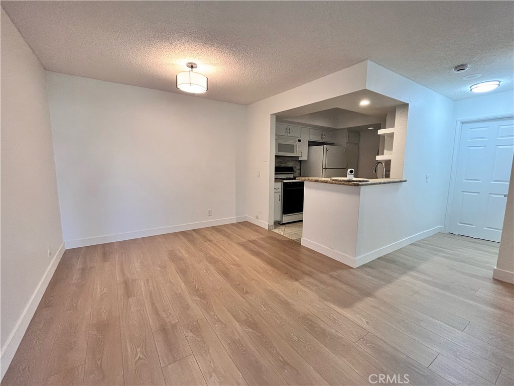 460 Oak Street 203 Property Photo 10
