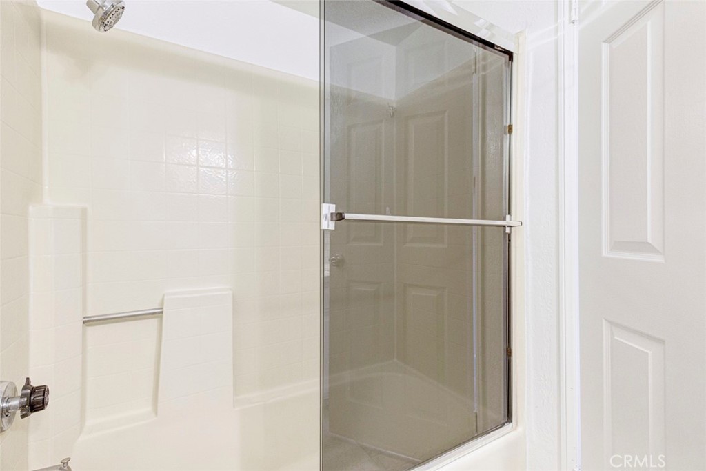 460 Oak Street 203 Property Photo 25