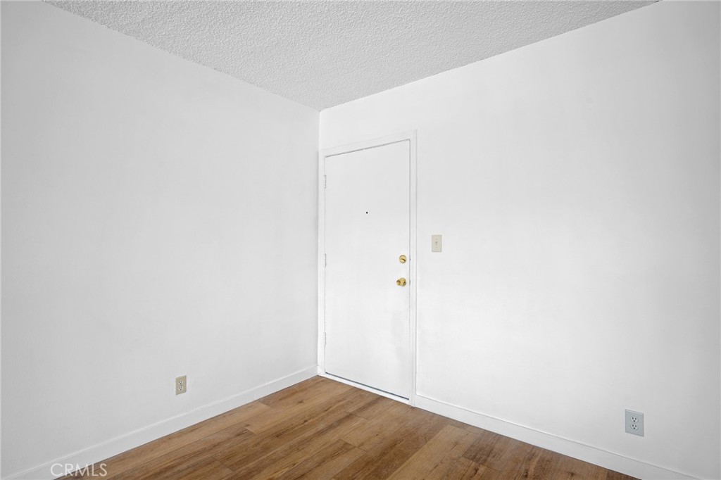 17845 Sherman Way 7 Property Photo 4