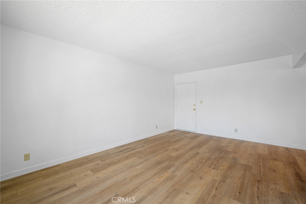17845 Sherman Way 7 Property Photo 7