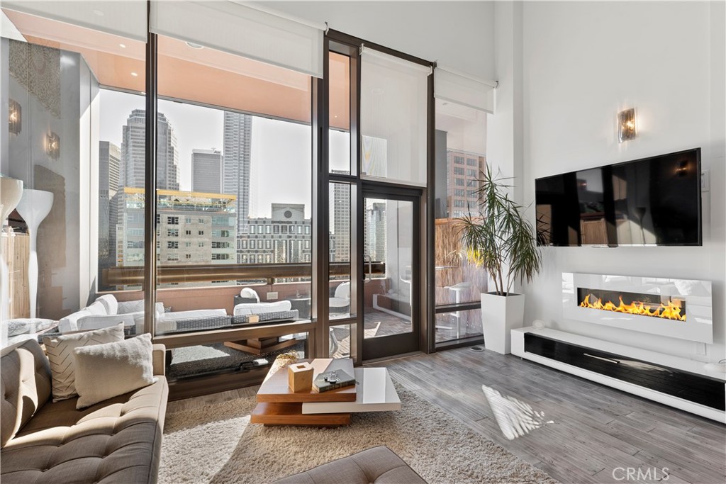 1100 Wilshire Boulevard 1707 Property Photo 1
