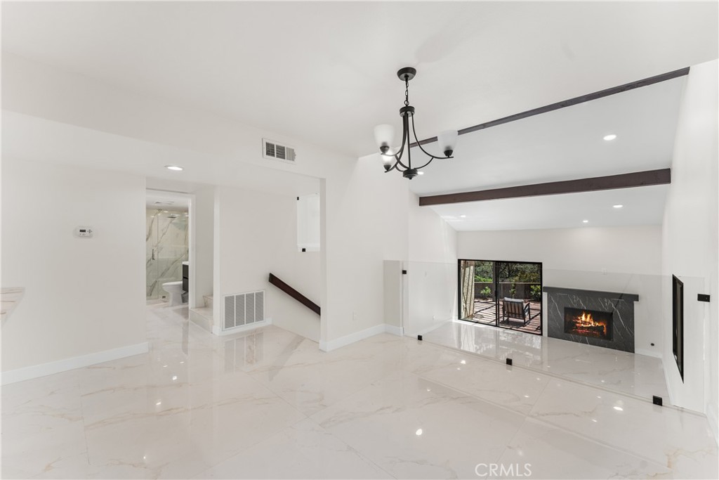 77 Barmore Ct Property Photo 8