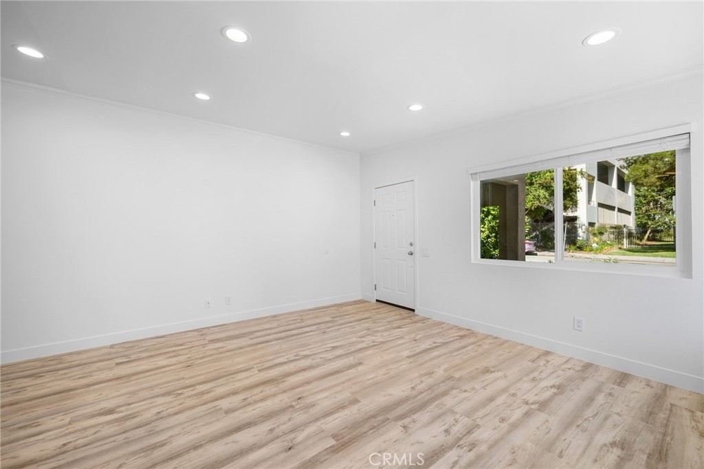 309 Sinclair Property Photo 6