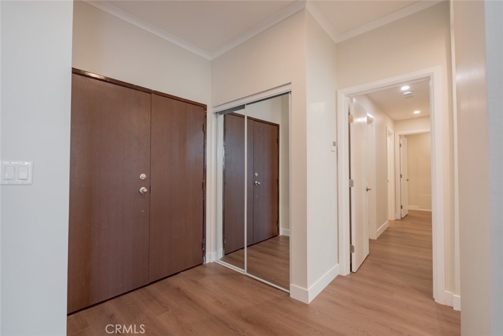 1305 N Columbus Avenue 112 Property Photo 4