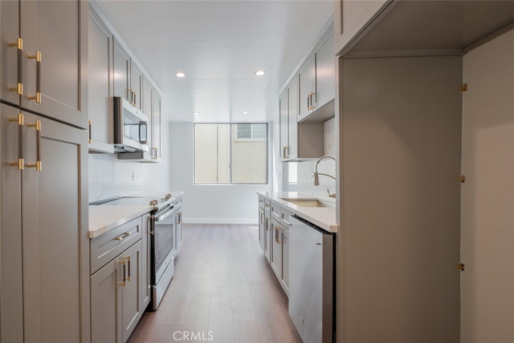 1305 N Columbus Avenue 112 Property Photo 15