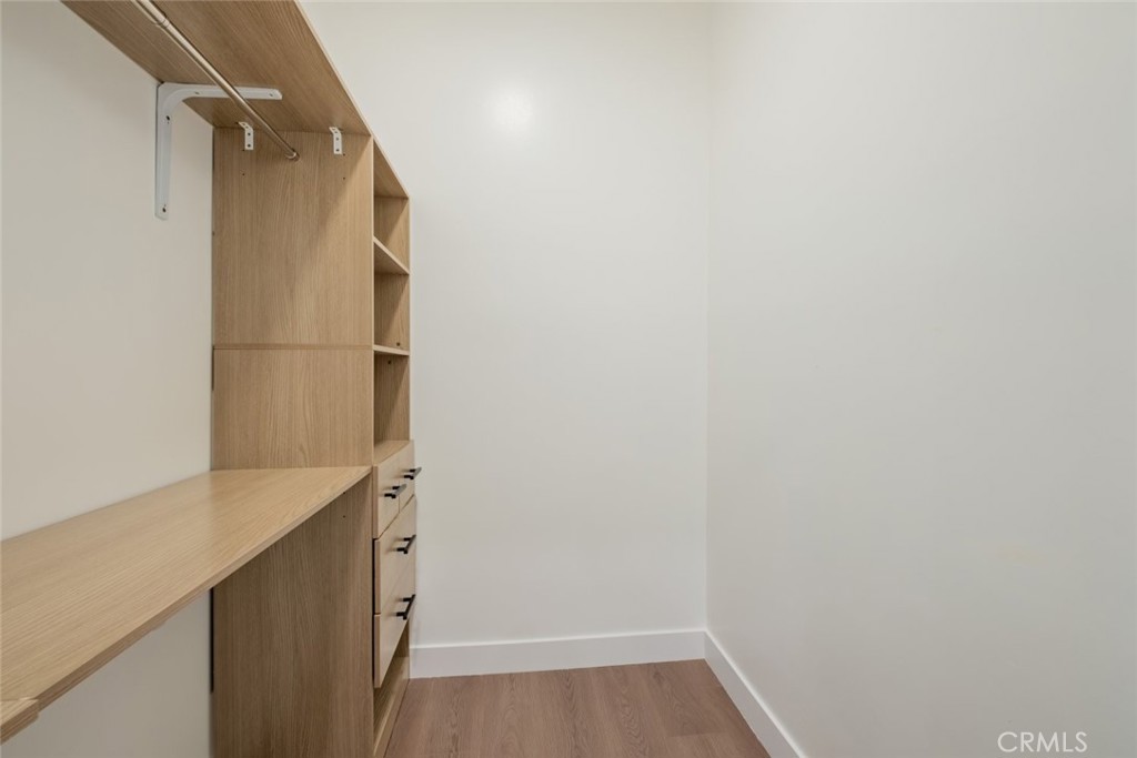 1305 N Columbus Avenue 112 Property Photo 19