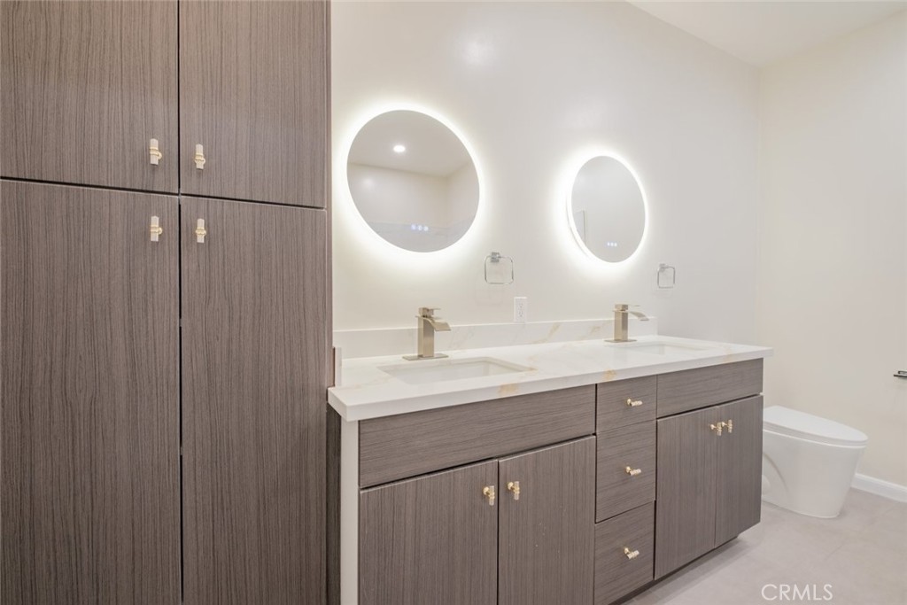 1305 N Columbus Avenue 112 Property Photo 28