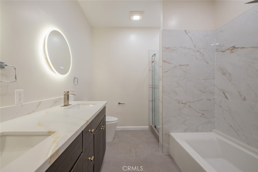 1305 N Columbus Avenue 112 Property Photo 29