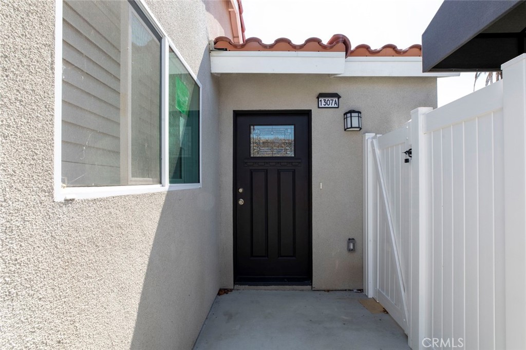 1307 E Acacia Property Photo 1