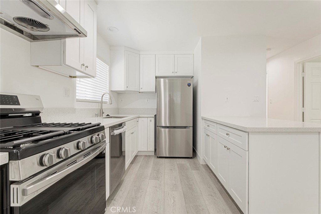 1307 E Acacia Property Photo 8