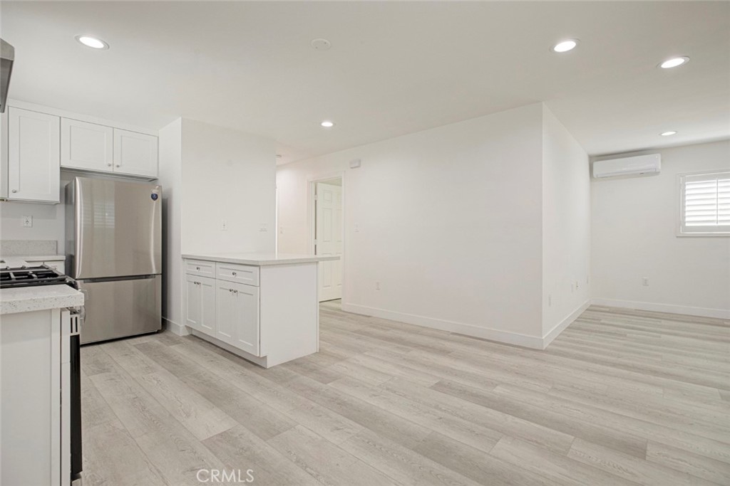 1307 E Acacia Property Photo 9