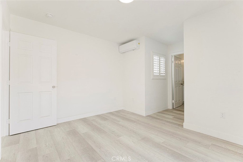 1307 E Acacia Property Photo 18