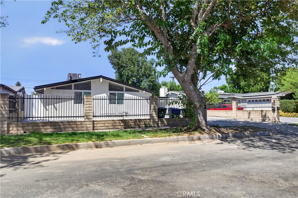 16427 Clymer Street Property Photo 3