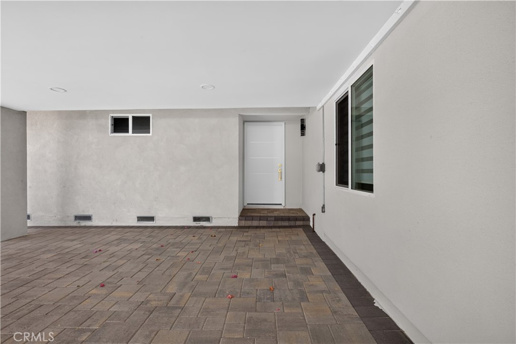 16427 Clymer Street Property Photo 6