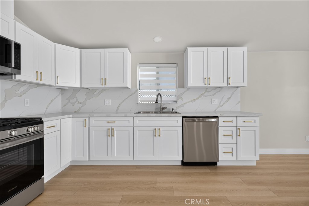 16427 Clymer Street Property Photo 12