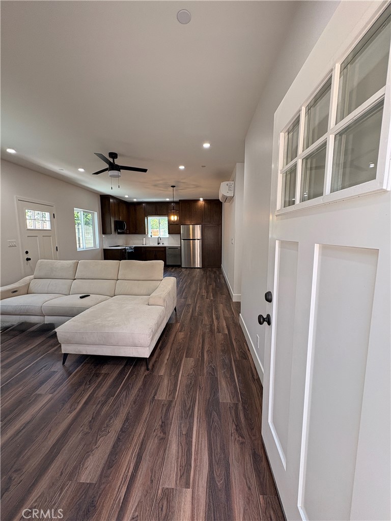 7128 McLennan Ave Property Photo 1