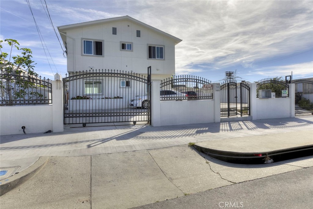 7408 Radford Ave Property Photo 1