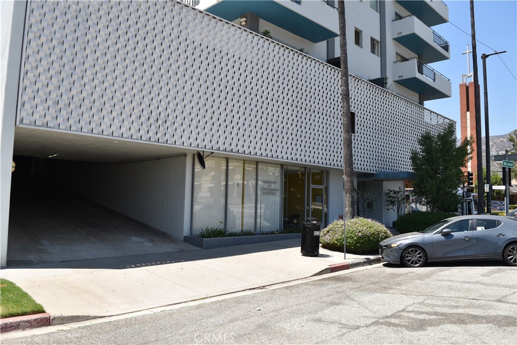 1153 N Brand Boulevard Property Photo 2