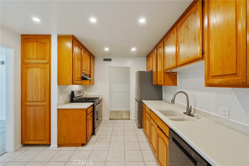 20353 Gault Property Photo 9