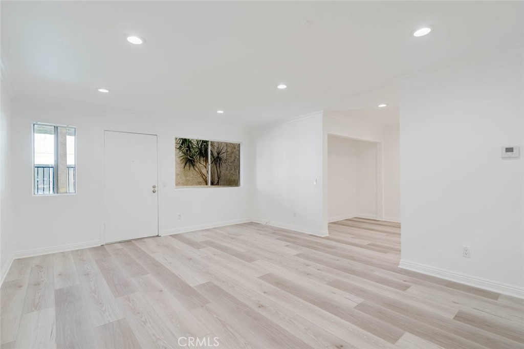 333 Burchett Street 111 Property Photo 3