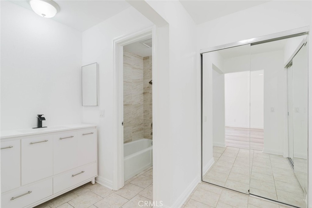 333 Burchett Street 111 Property Photo 15