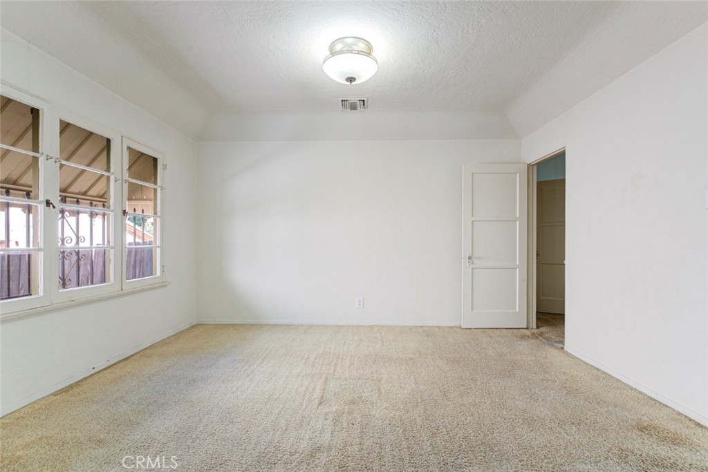 4909 York Property Photo 9