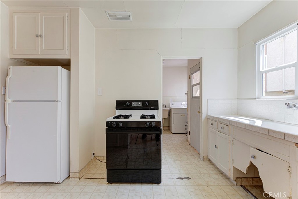 4909 York Property Photo 13