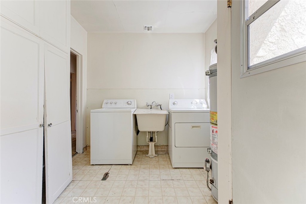 4909 York Property Photo 17