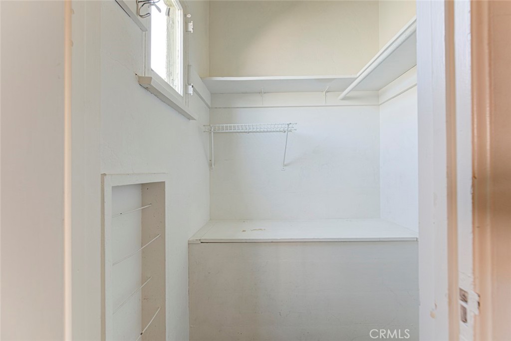 4909 York Property Photo 23