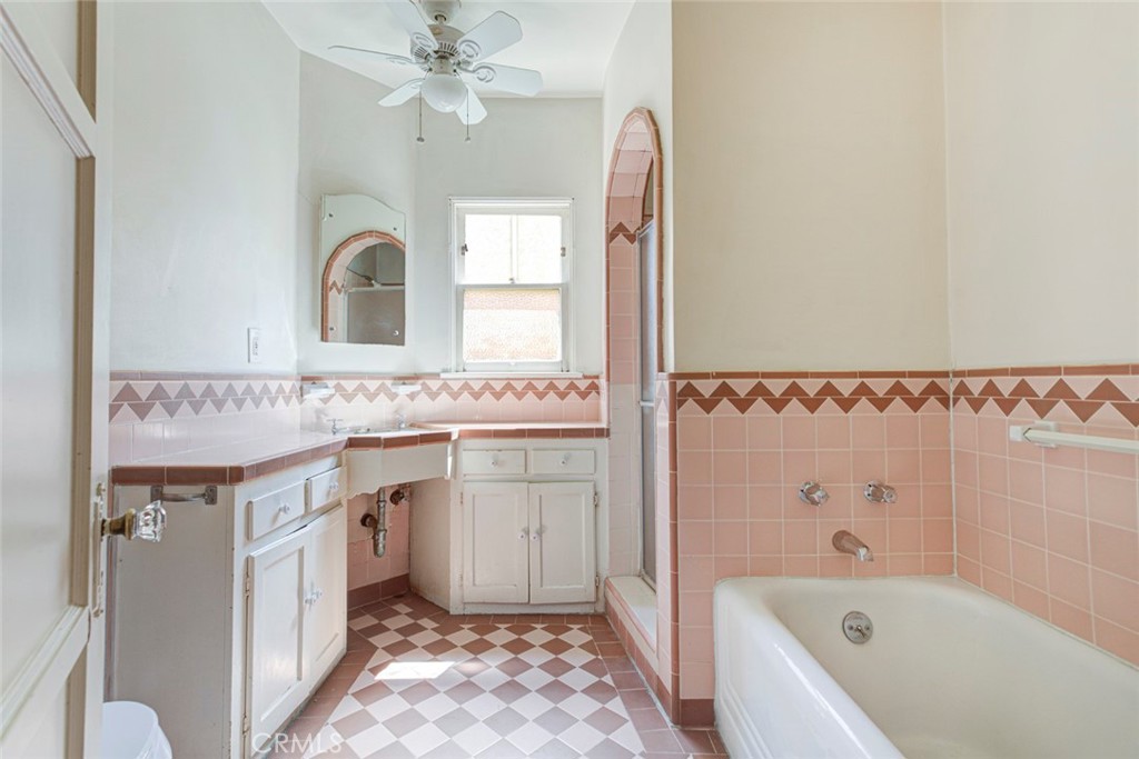 4909 York Property Photo 24