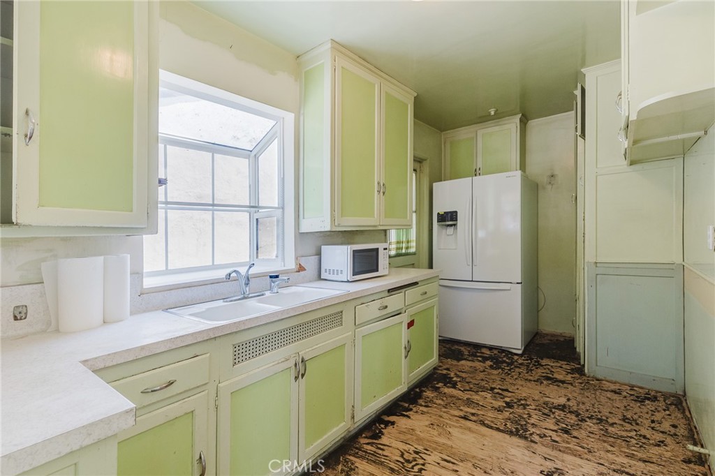 4518 Ocean View Property Photo 5