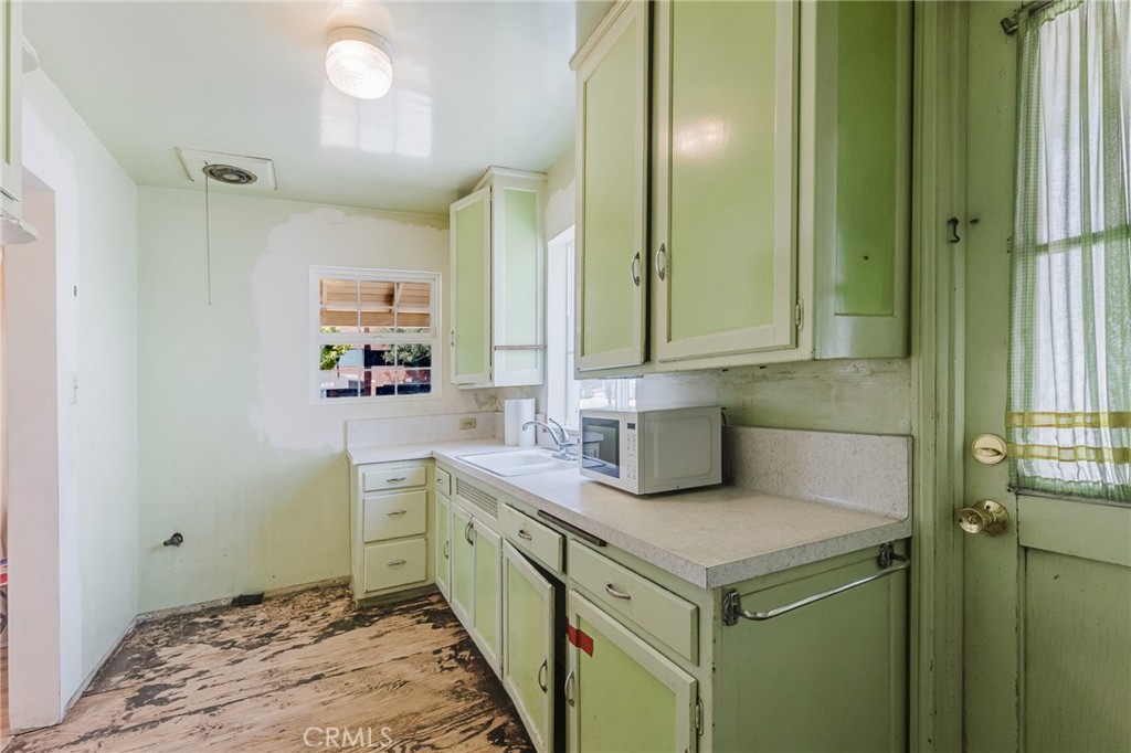 4518 Ocean View Property Photo 6