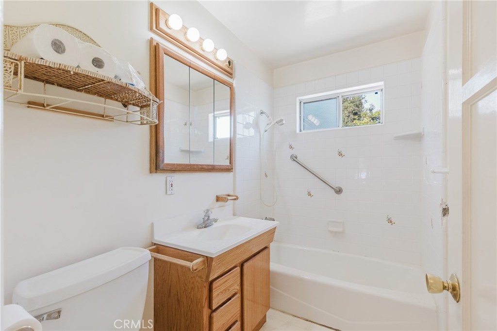 4518 Ocean View Property Photo 9