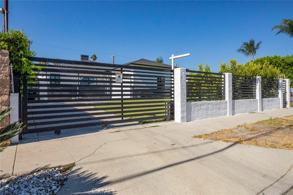 11031 Lull Street Property Photo 3