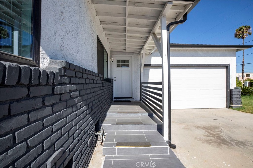 11031 Lull Street Property Photo 7