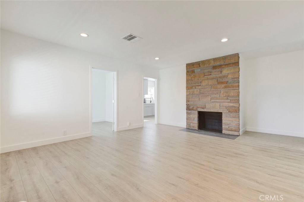 11031 Lull Street Property Photo 9