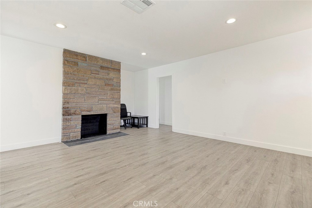 11031 Lull Street Property Photo 10