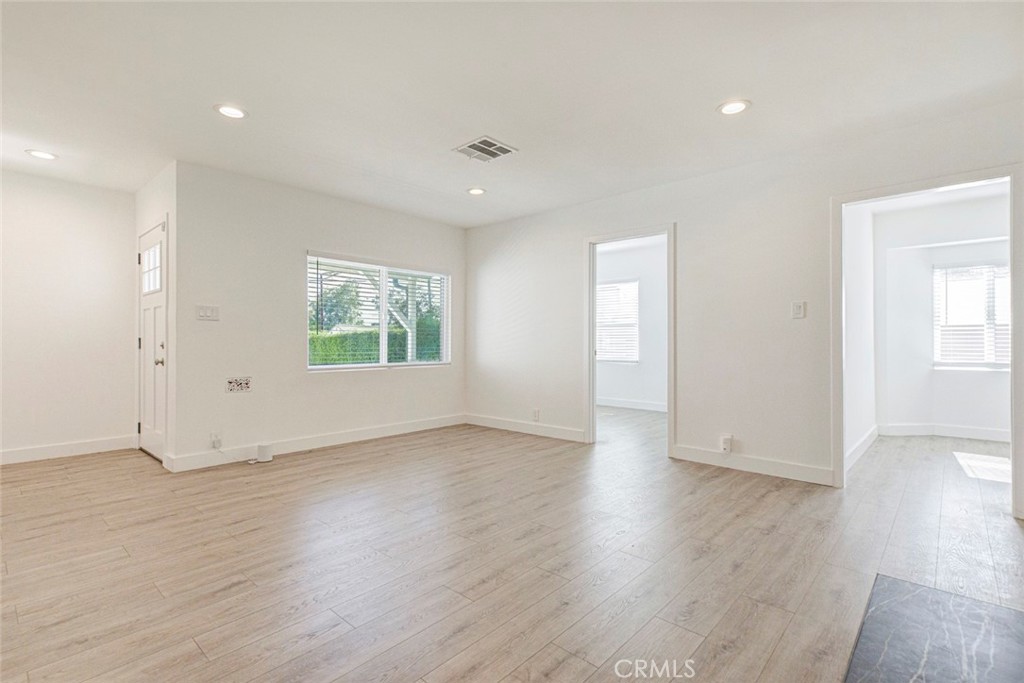 11031 Lull Street Property Photo 11