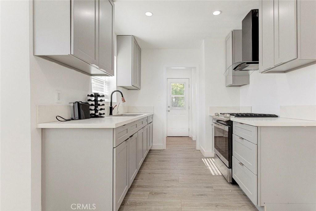 11031 Lull Street Property Photo 14