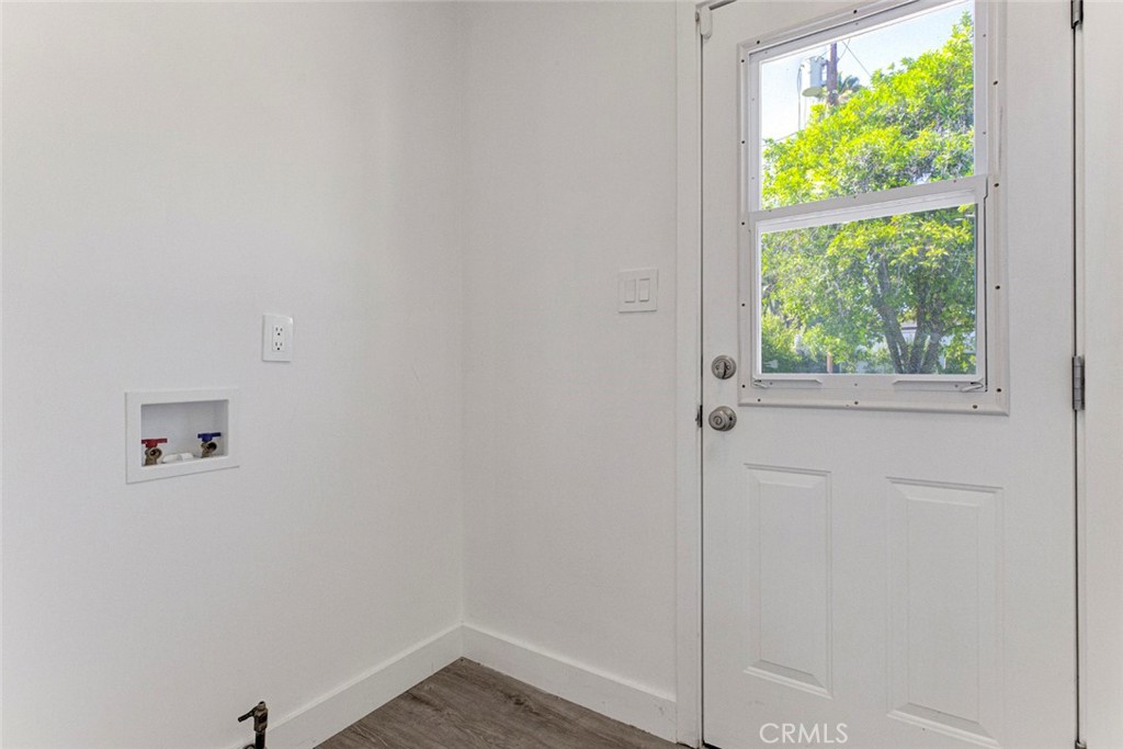 11031 Lull Street Property Photo 17