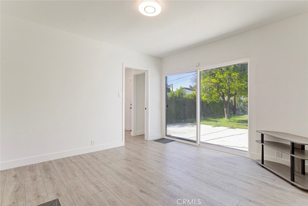 11031 Lull Street Property Photo 21