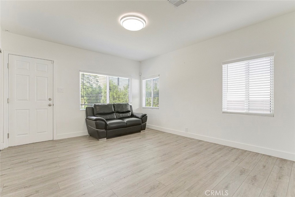 11031 Lull Street Property Photo 24