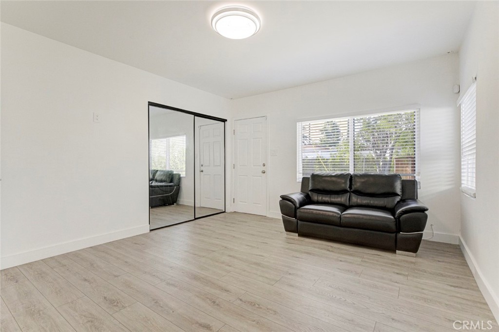 11031 Lull Street Property Photo 25