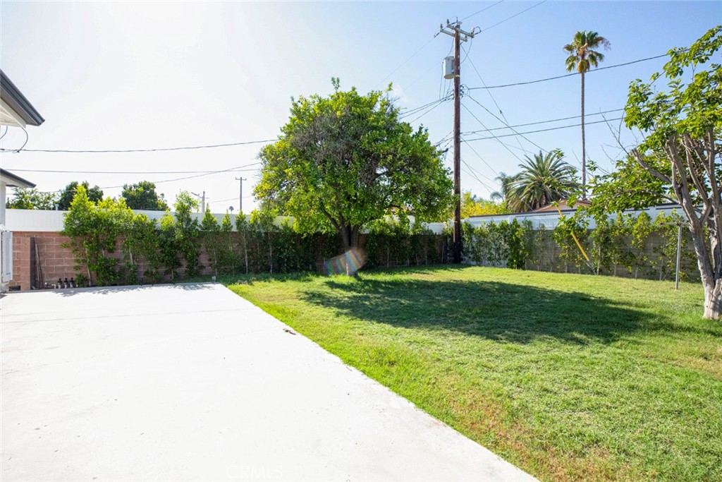 11031 Lull Street Property Photo 39