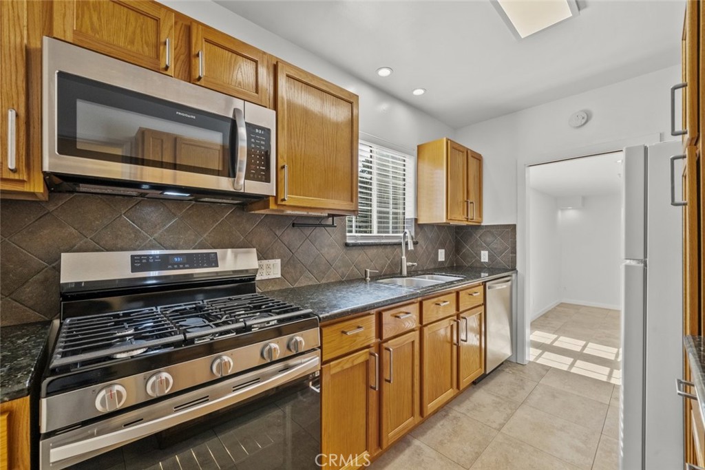 8440 Oakdale Avenue Property Photo 11