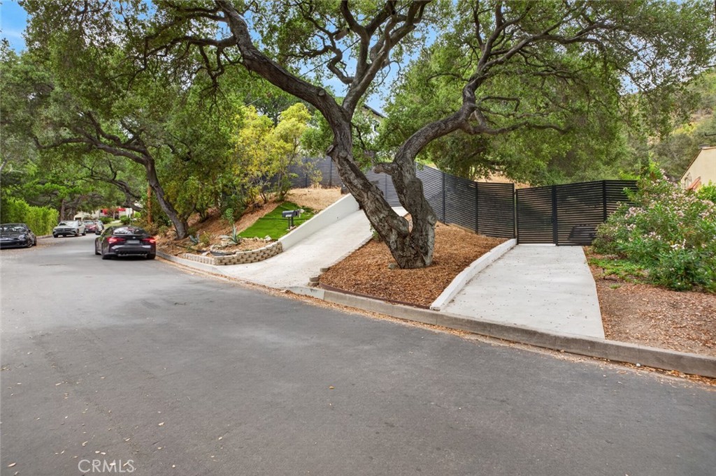 1433 El Rito Property Photo 6